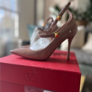 Valentino Garavani Tiptoe patent leather pumps